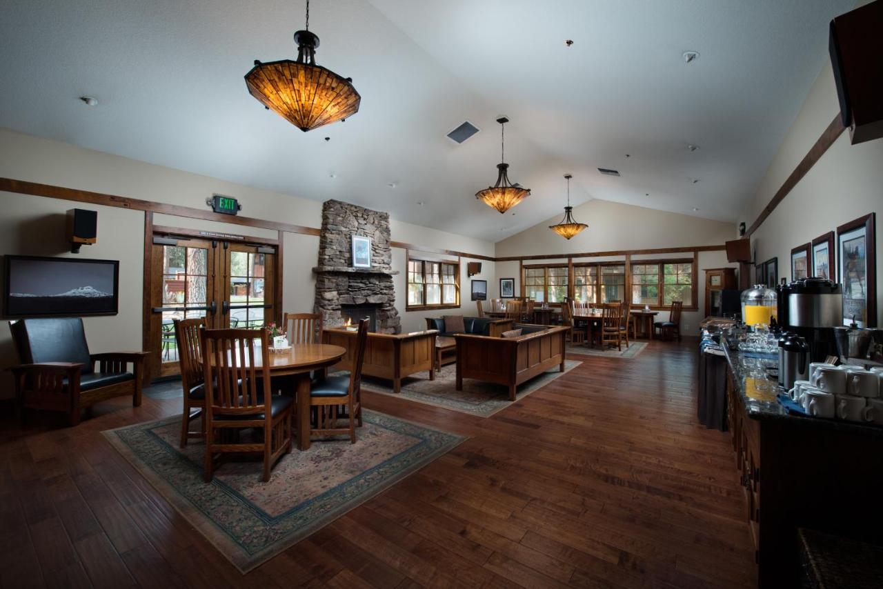 | FivePine Lodge