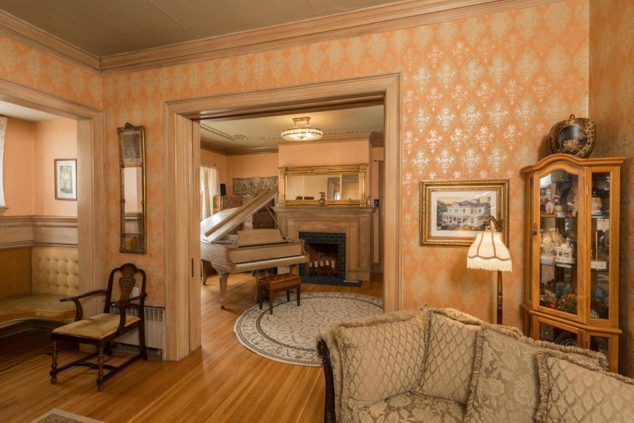 | Ringling House Bed & Breakfast