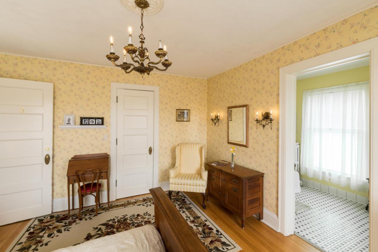 | Ringling House Bed & Breakfast