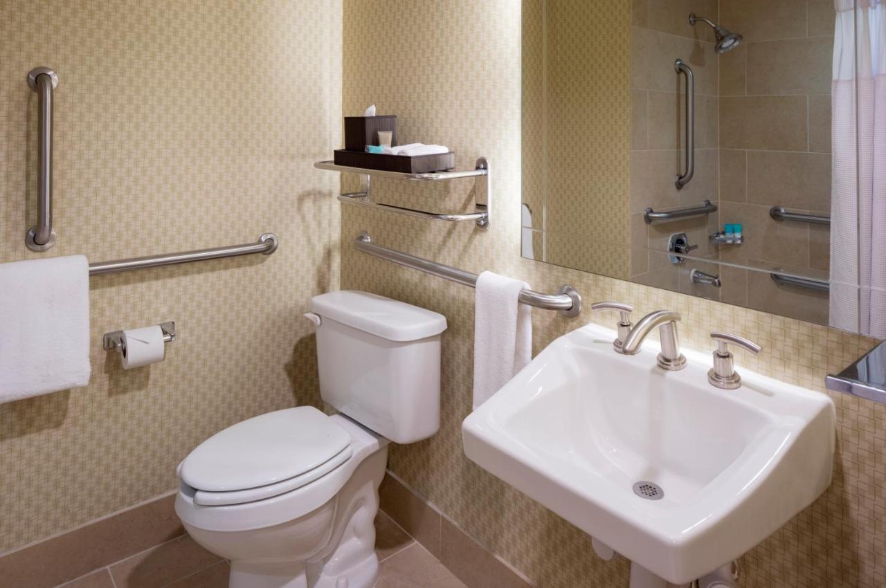 Deluxe Double Room with Two Double Beds at Hyatt Regency Houston Intercontinental Airport