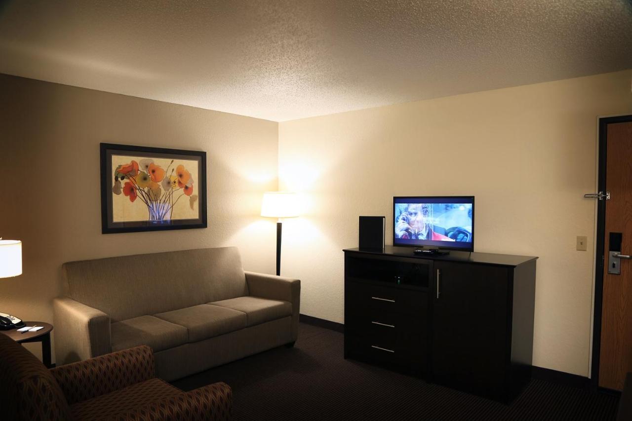 Queen Suite - Non-Smoking at AmericInn by Wyndham Wadena