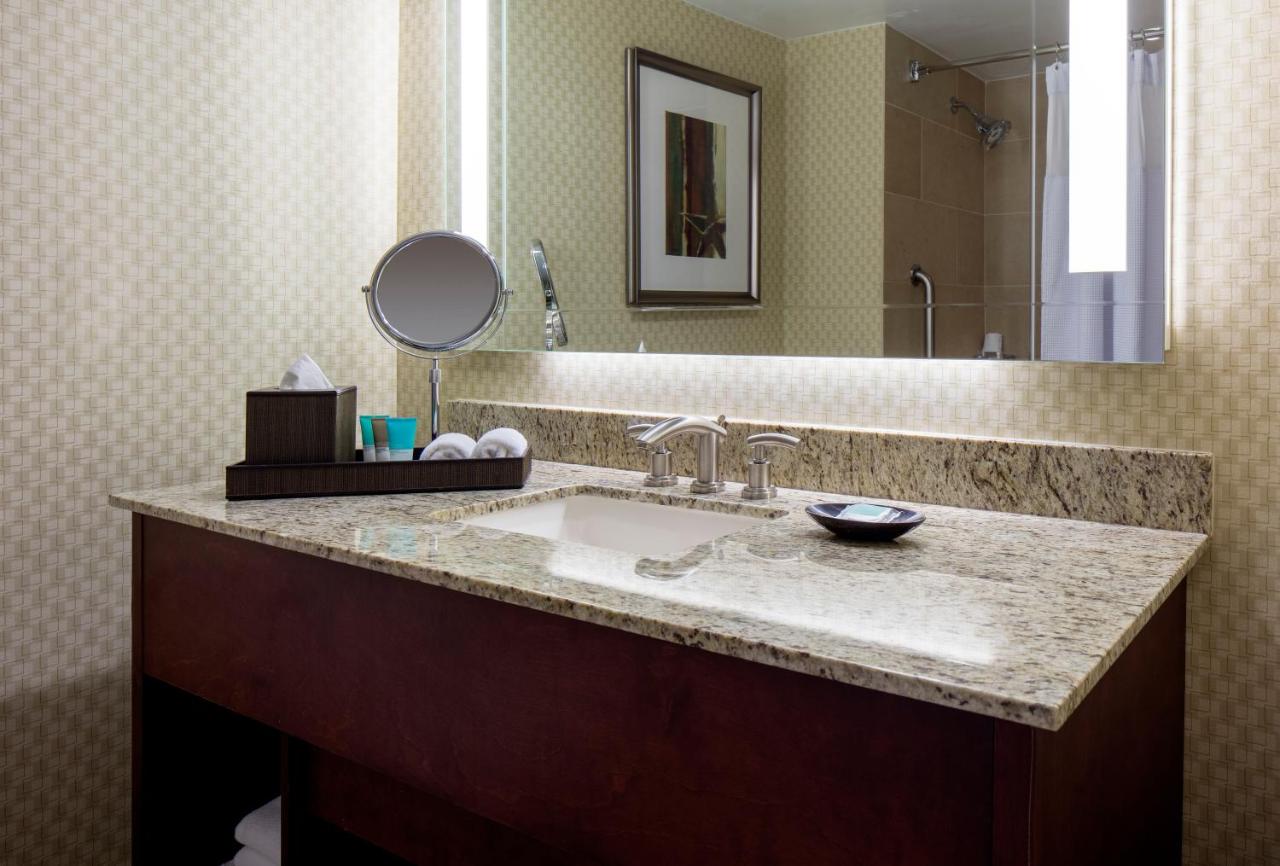 Deluxe Double Room with Two Double Beds at Hyatt Regency Houston Intercontinental Airport