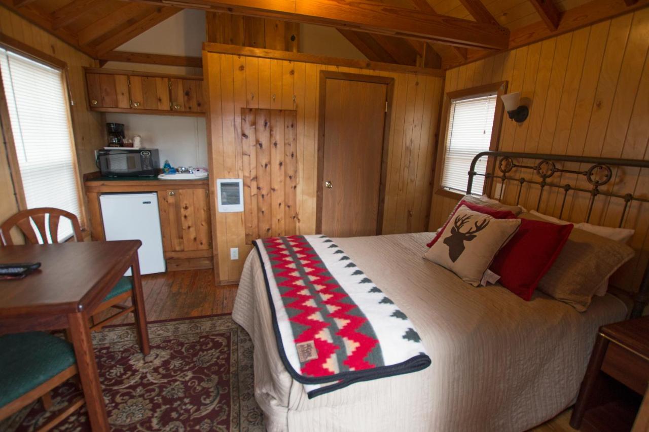 Cottage at Auld Holland Inn
