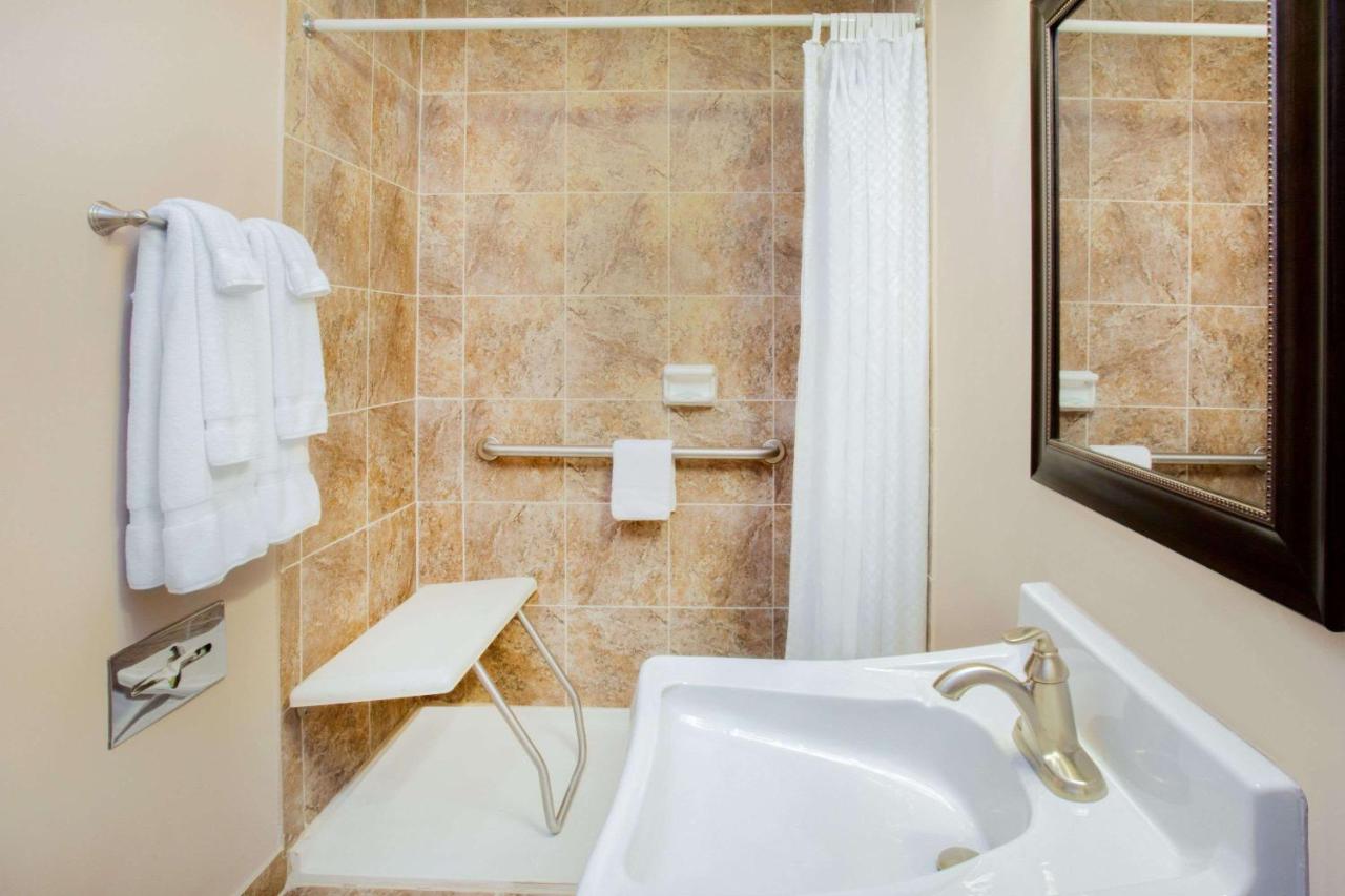 King Room - Mobility Access/Non-Smoking at Wyndham Garden Schaumburg Chicago Northwest