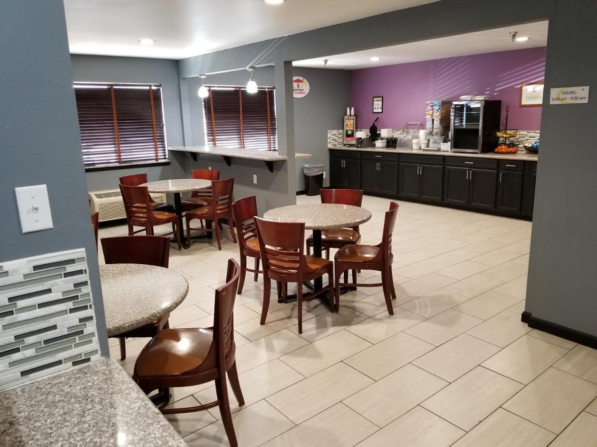 | Super 8 by Wyndham Fort Collins