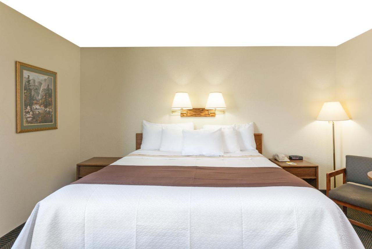 | Days Inn by Wyndham Missoula Airport
