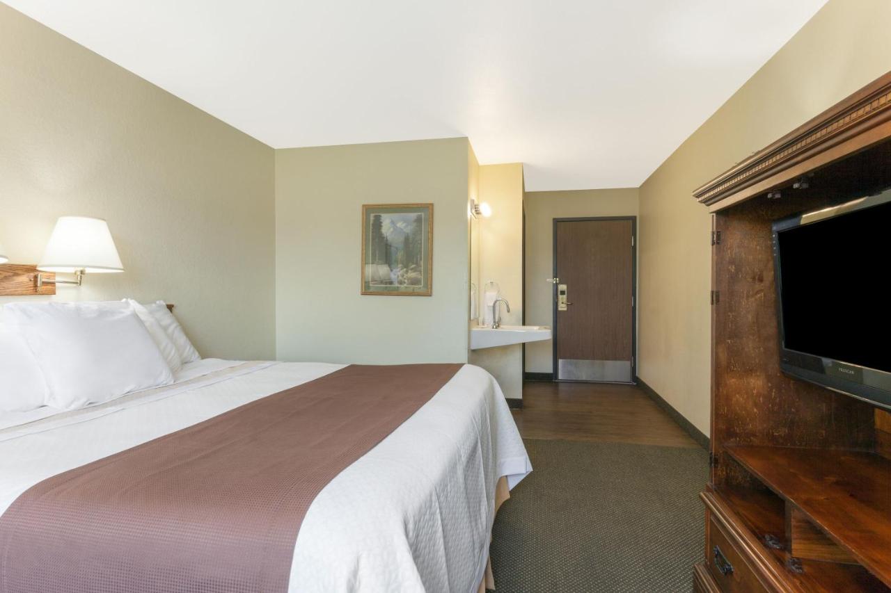 | Days Inn by Wyndham Missoula Airport