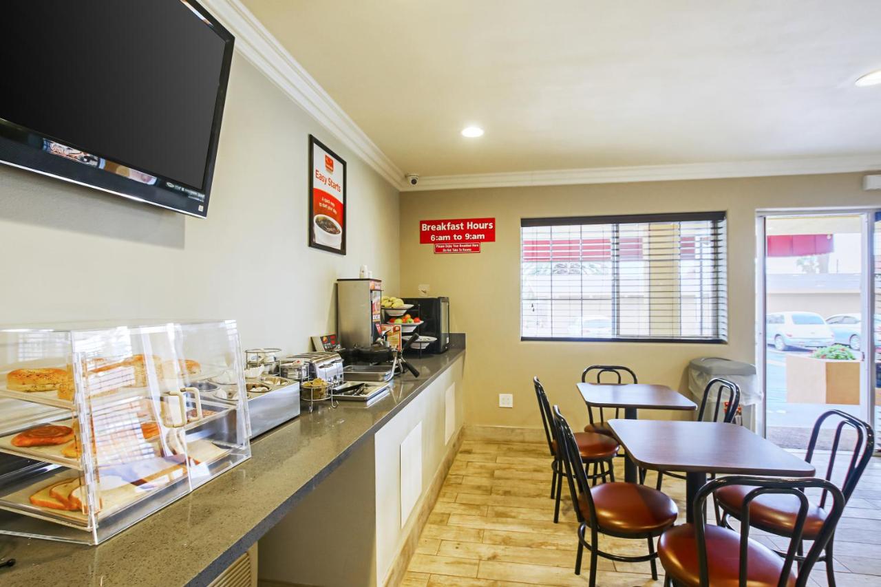 King Room - Non-Smoking at Econo Lodge San Bernardino I-215