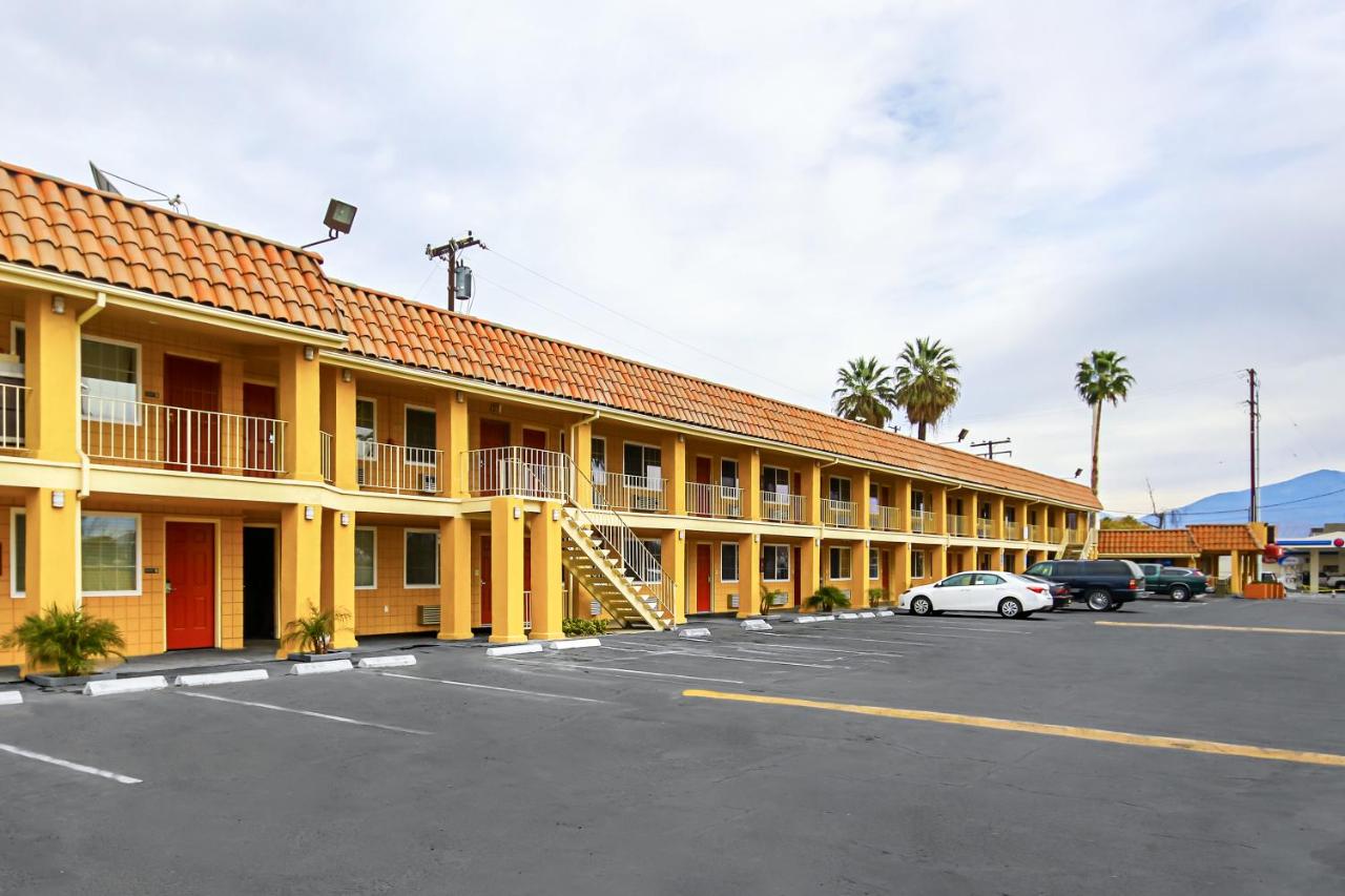 King Room - Non-Smoking at Econo Lodge San Bernardino I-215