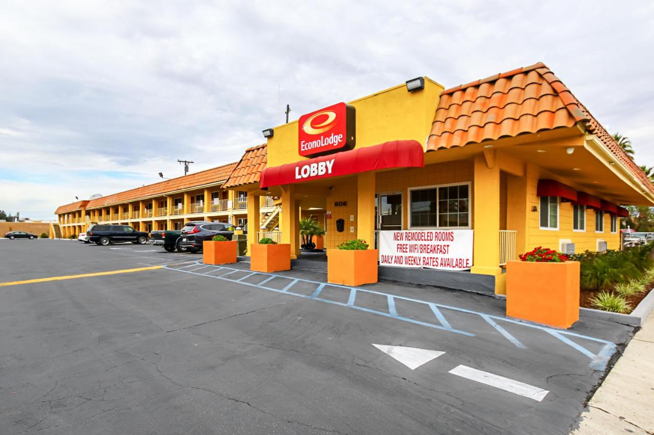 King Room - Non-Smoking at Econo Lodge San Bernardino I-215