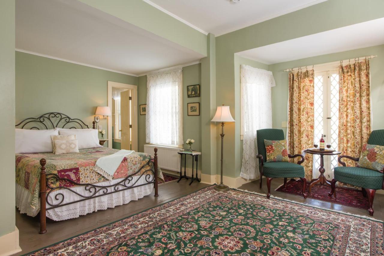 | Mira Monte Inn & Suites