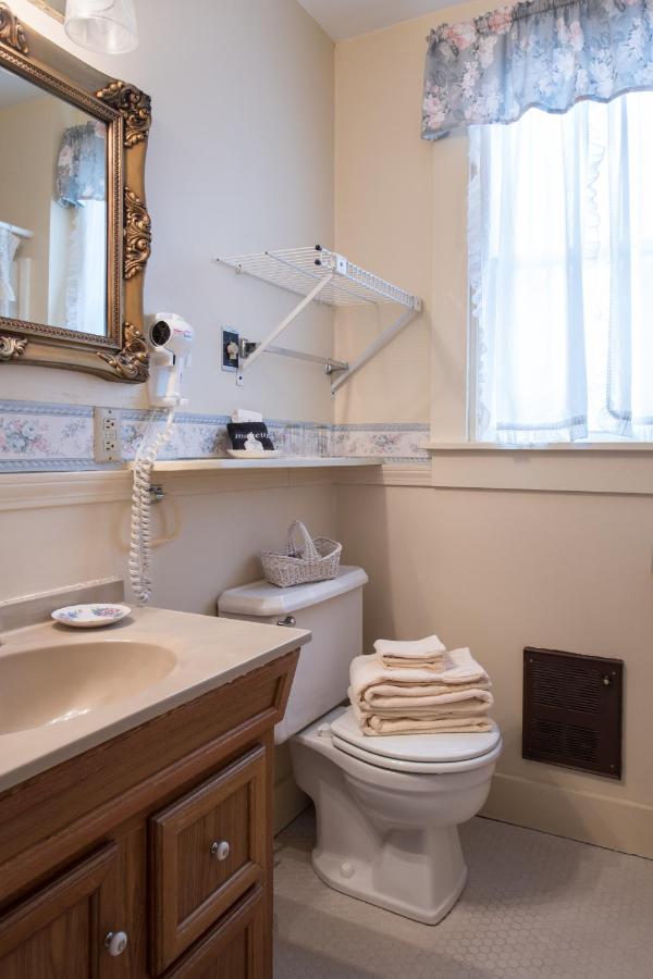 | Mira Monte Inn & Suites
