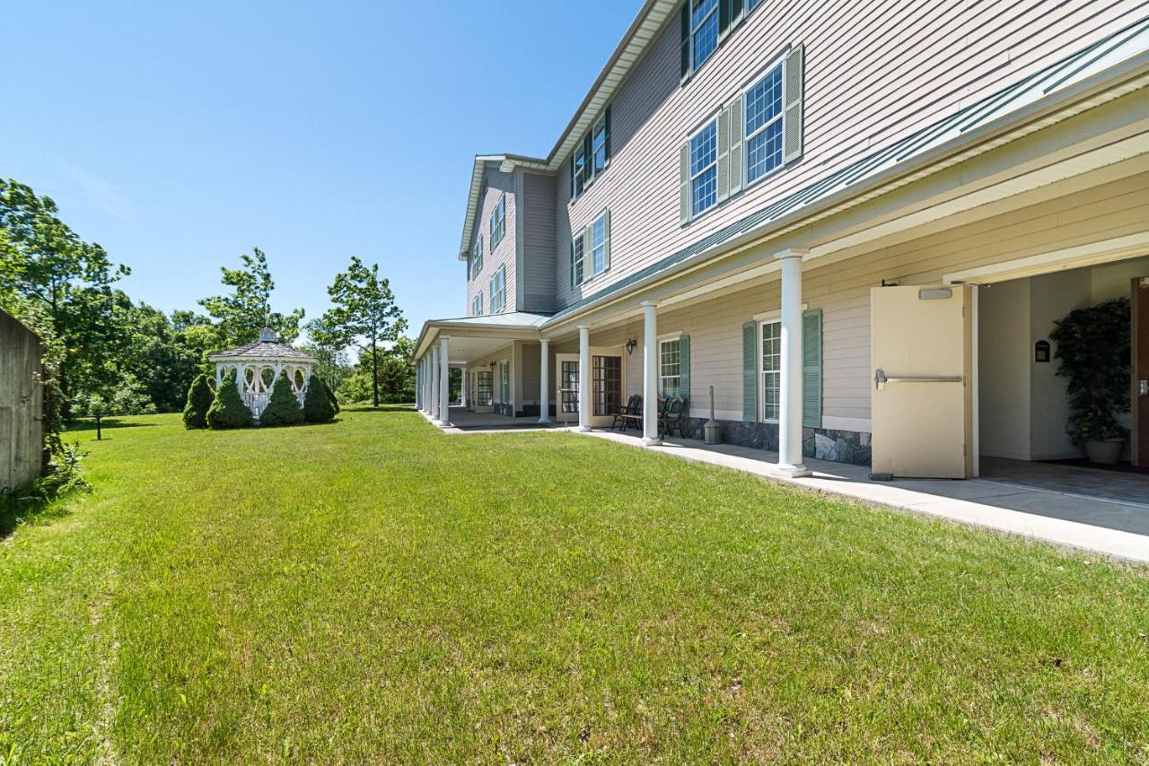 | Quality Inn & Suites Schoharie near Howe Caverns