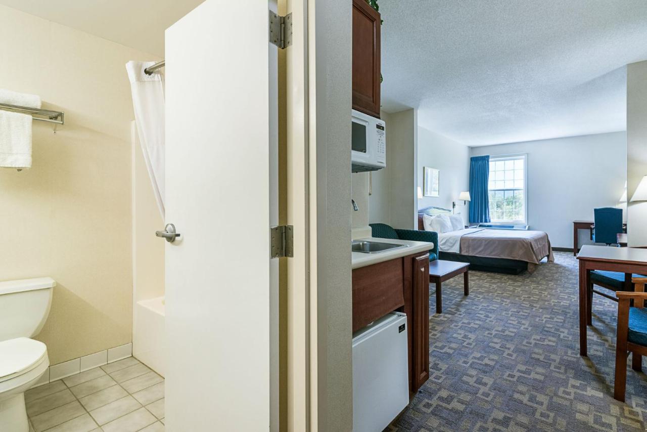 | Quality Inn & Suites Schoharie near Howe Caverns