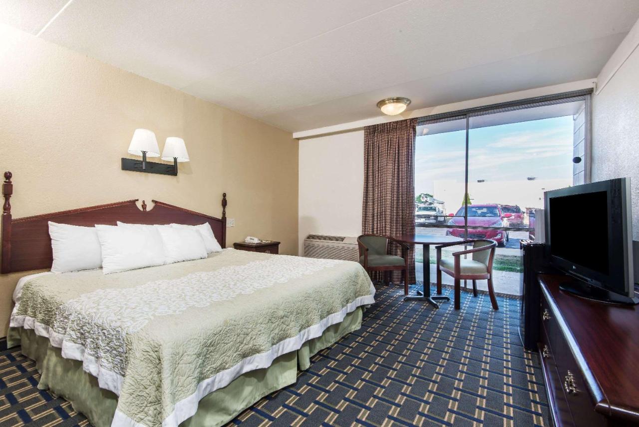 | Days Inn by Wyndham Vernon