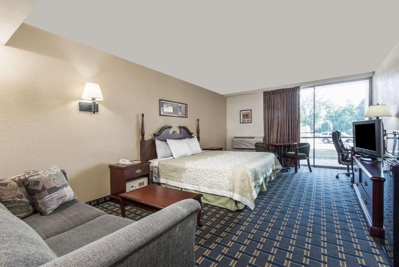 | Days Inn by Wyndham Vernon