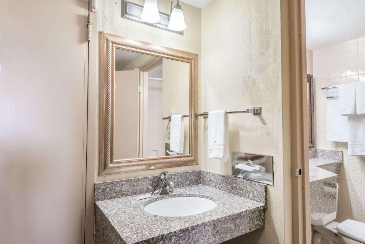 Deluxe Double Room with Two Double Beds - Non-Smoking at Days Inn by Wyndham Niles