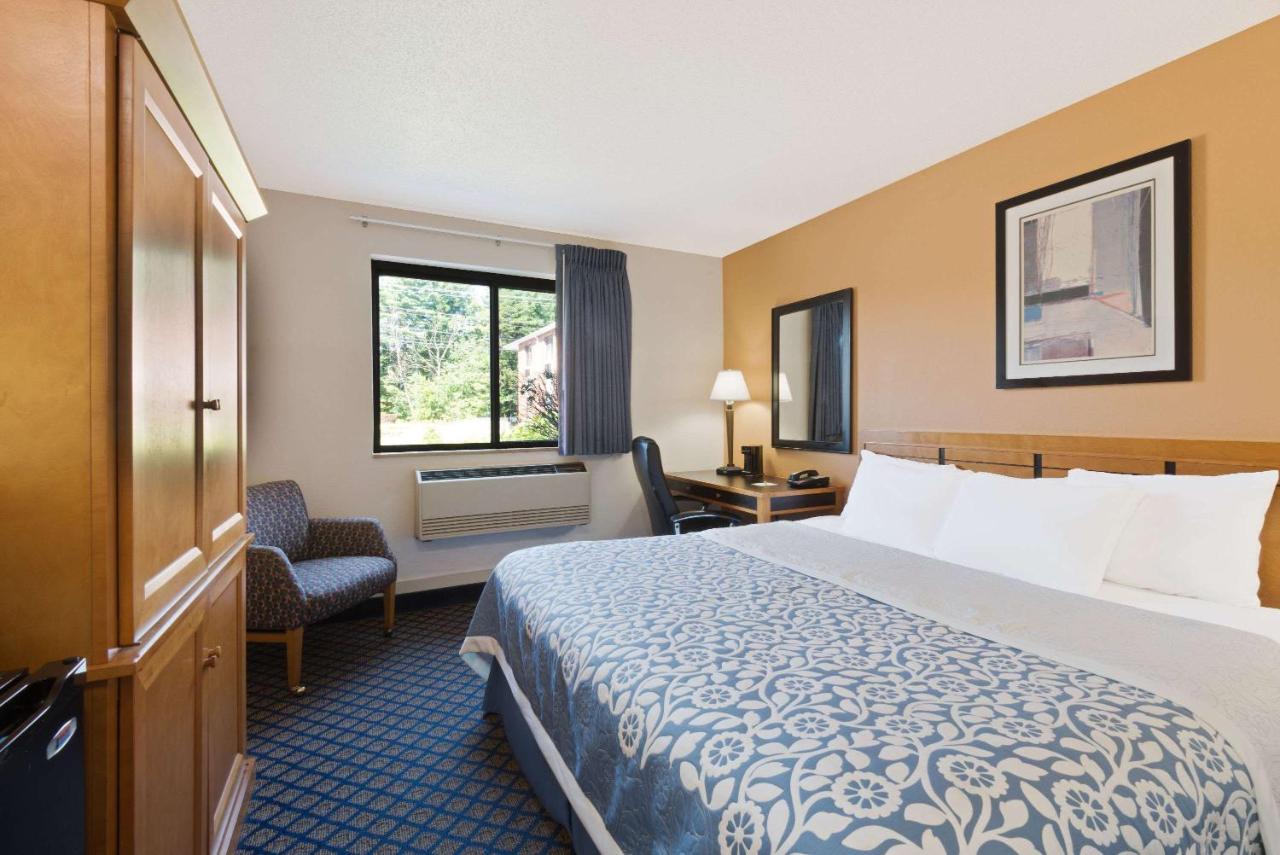 | Days Inn by Wyndham Brunswick Bath Area