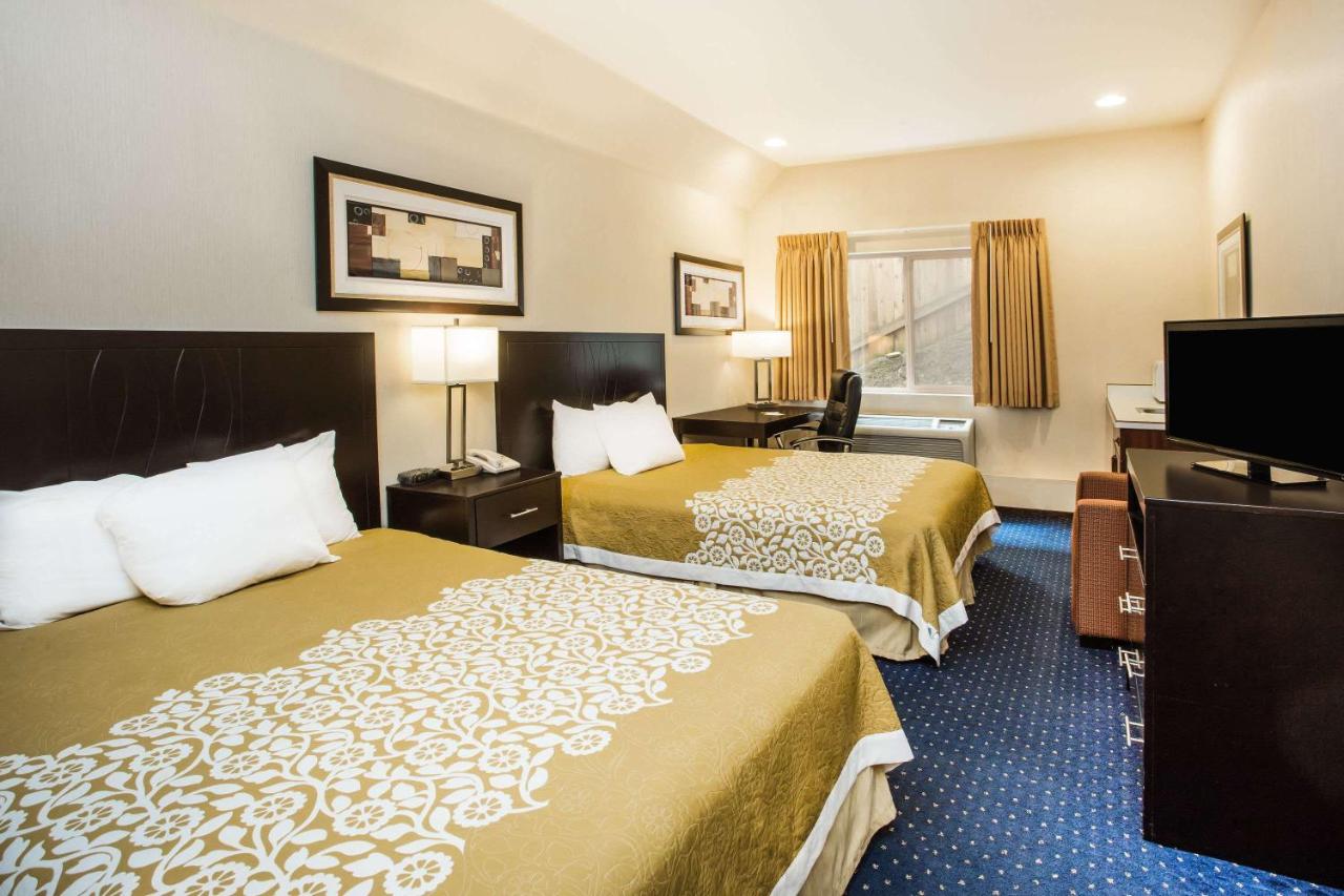 Queen Room with Two Queen Beds - Non-Smoking at Days Inn by Wyndham Seattle Aurora
