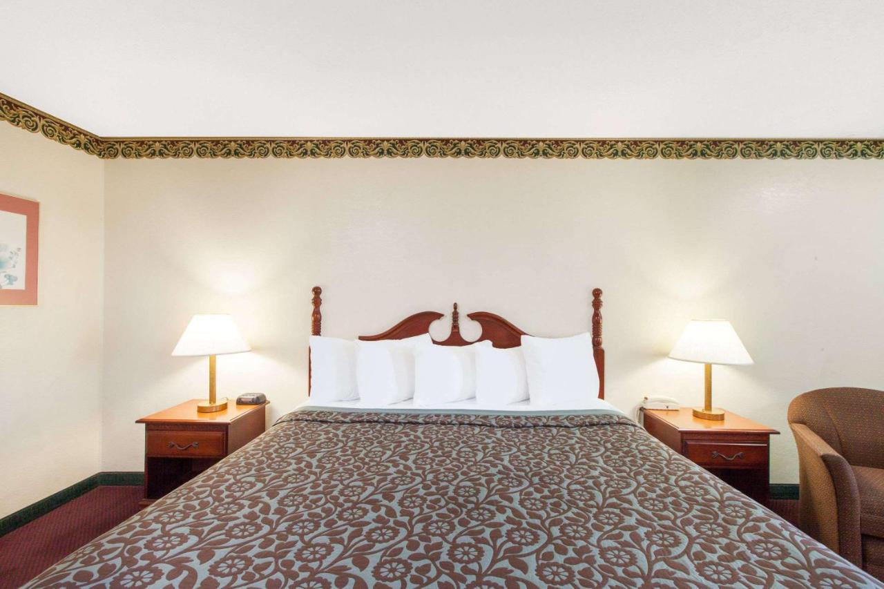 | Days Inn by Wyndham Erick