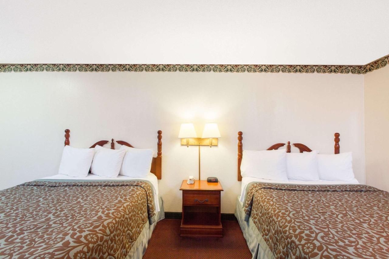 | Days Inn by Wyndham Erick