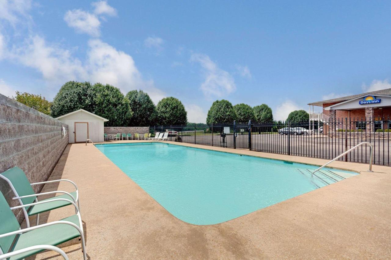 | Days Inn by Wyndham Joelton/Nashville