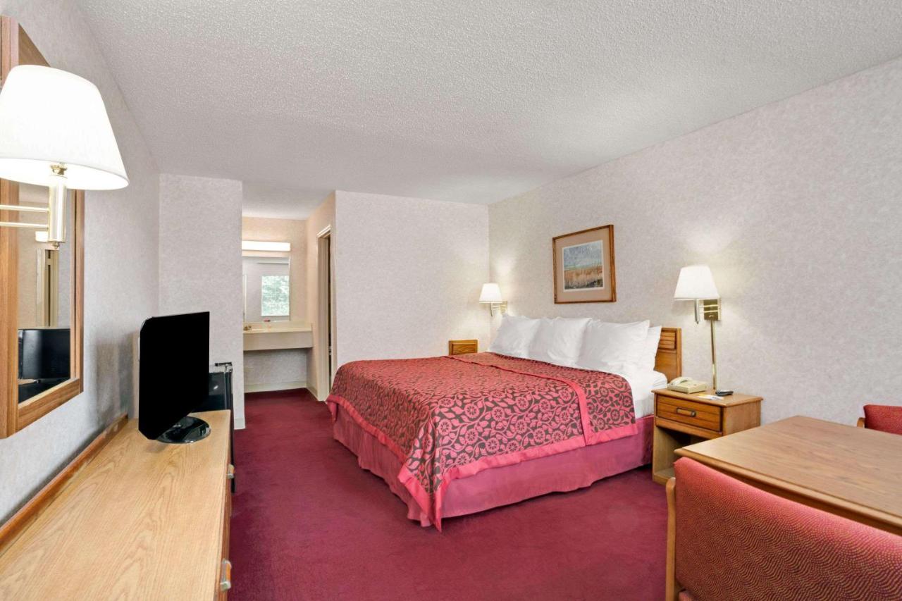 | Days Inn by Wyndham Joelton/Nashville