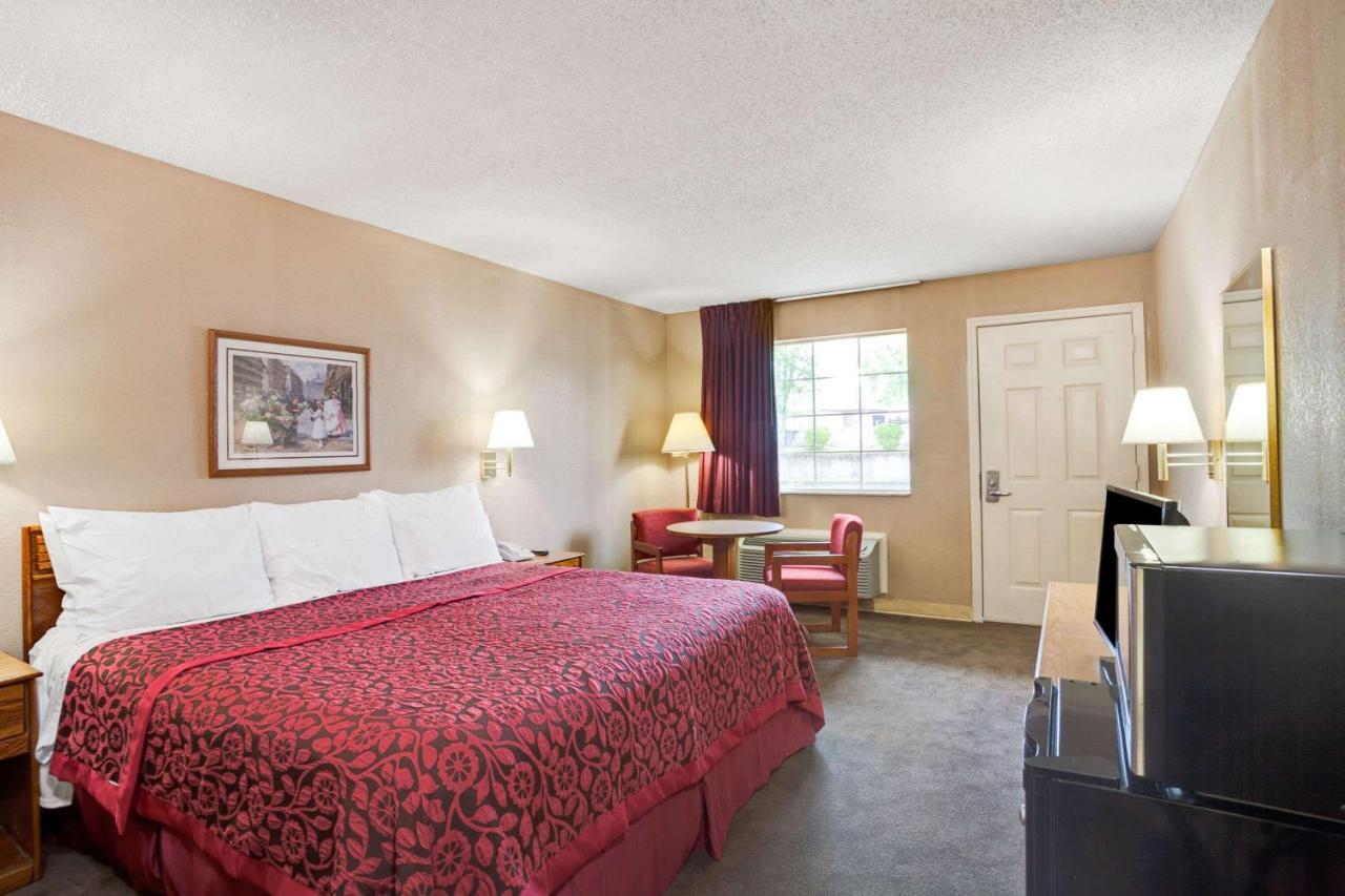 | Days Inn by Wyndham Joelton/Nashville