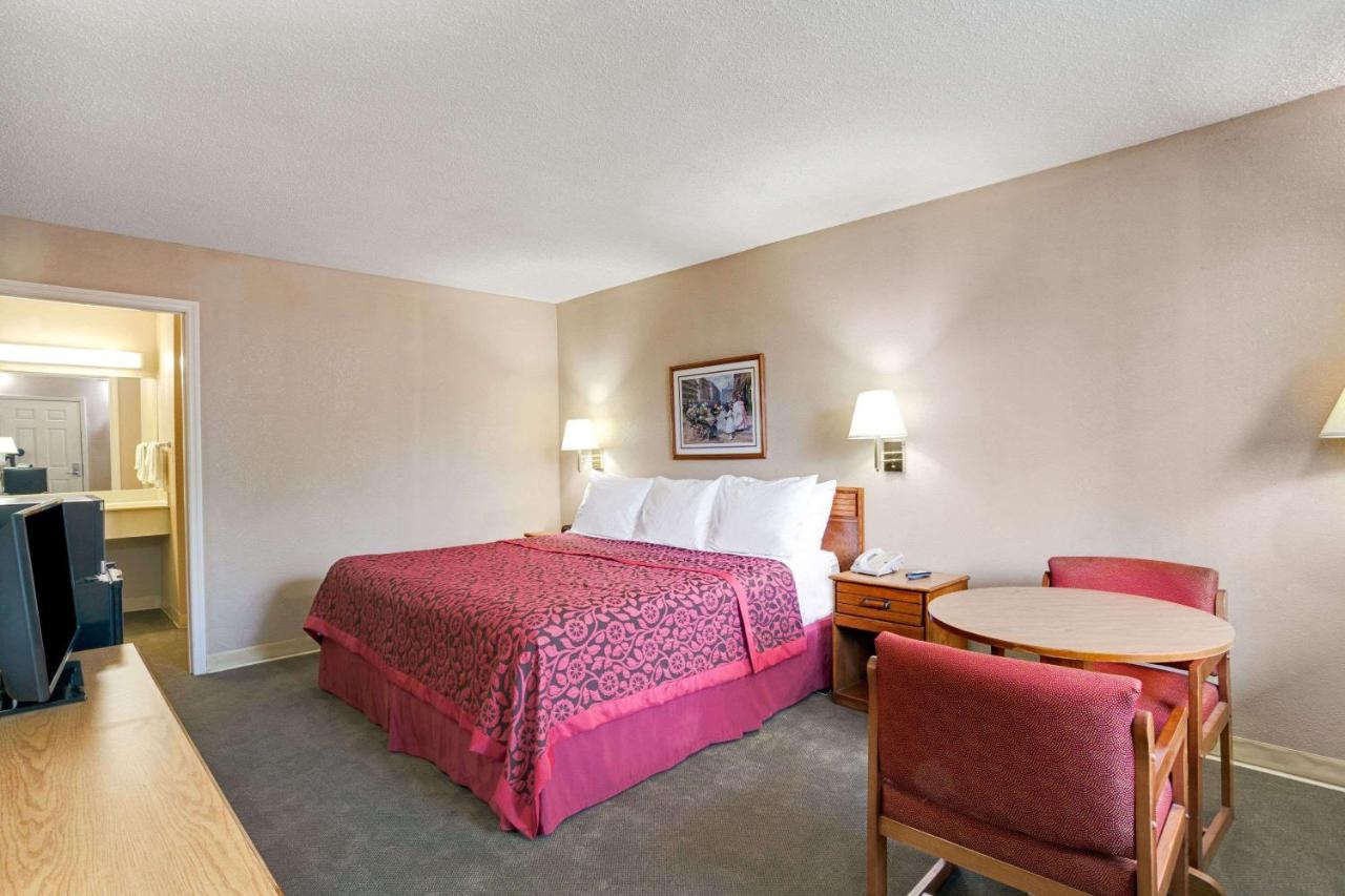 | Days Inn by Wyndham Joelton/Nashville