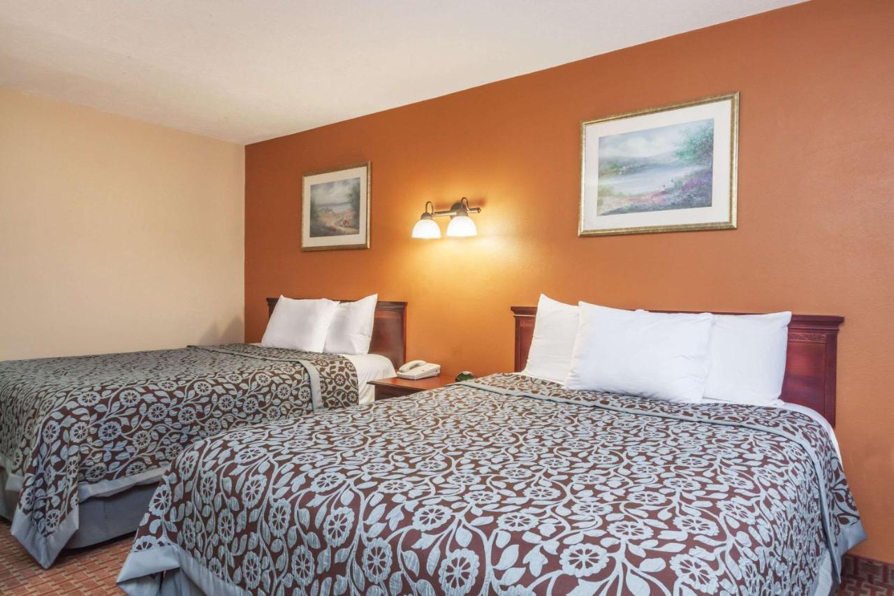  | Red Carpet Inn Elkton