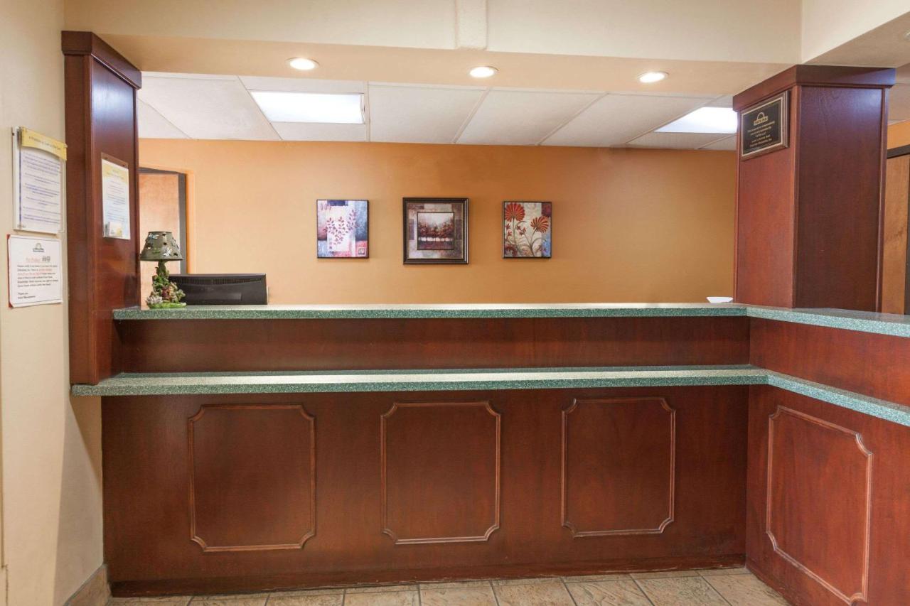  | Red Carpet Inn Elkton