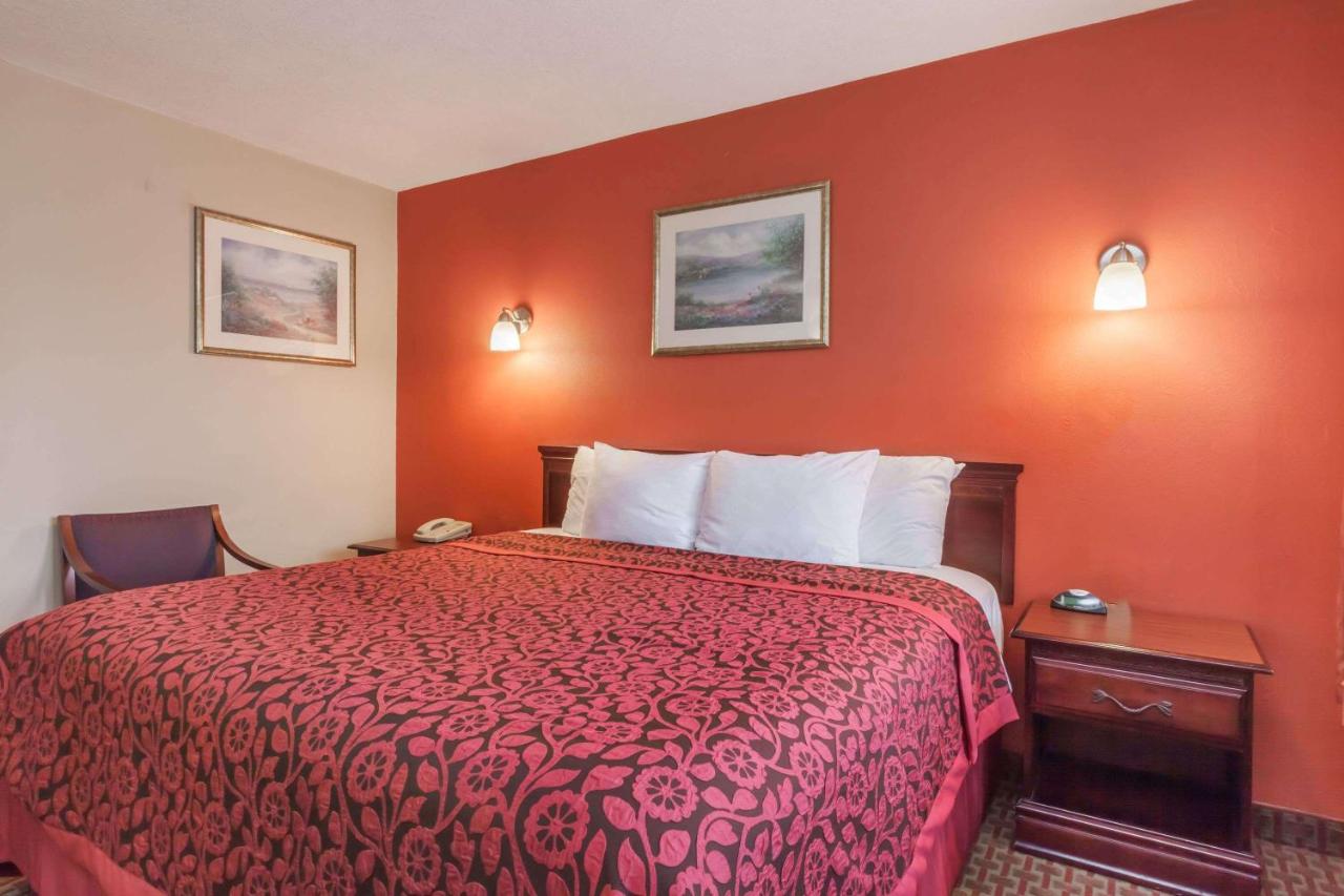  | Red Carpet Inn Elkton