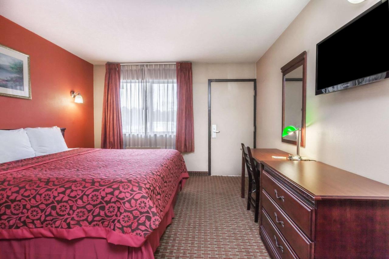  | Red Carpet Inn Elkton
