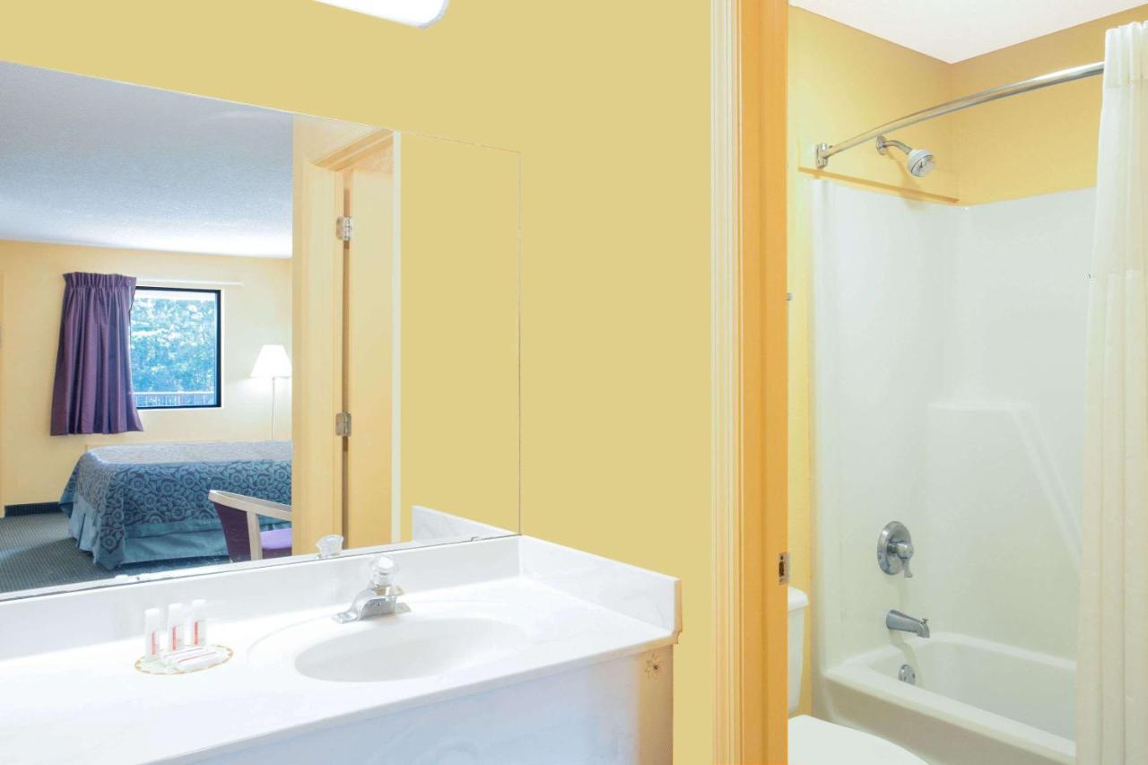| Days Inn by Wyndham Camilla