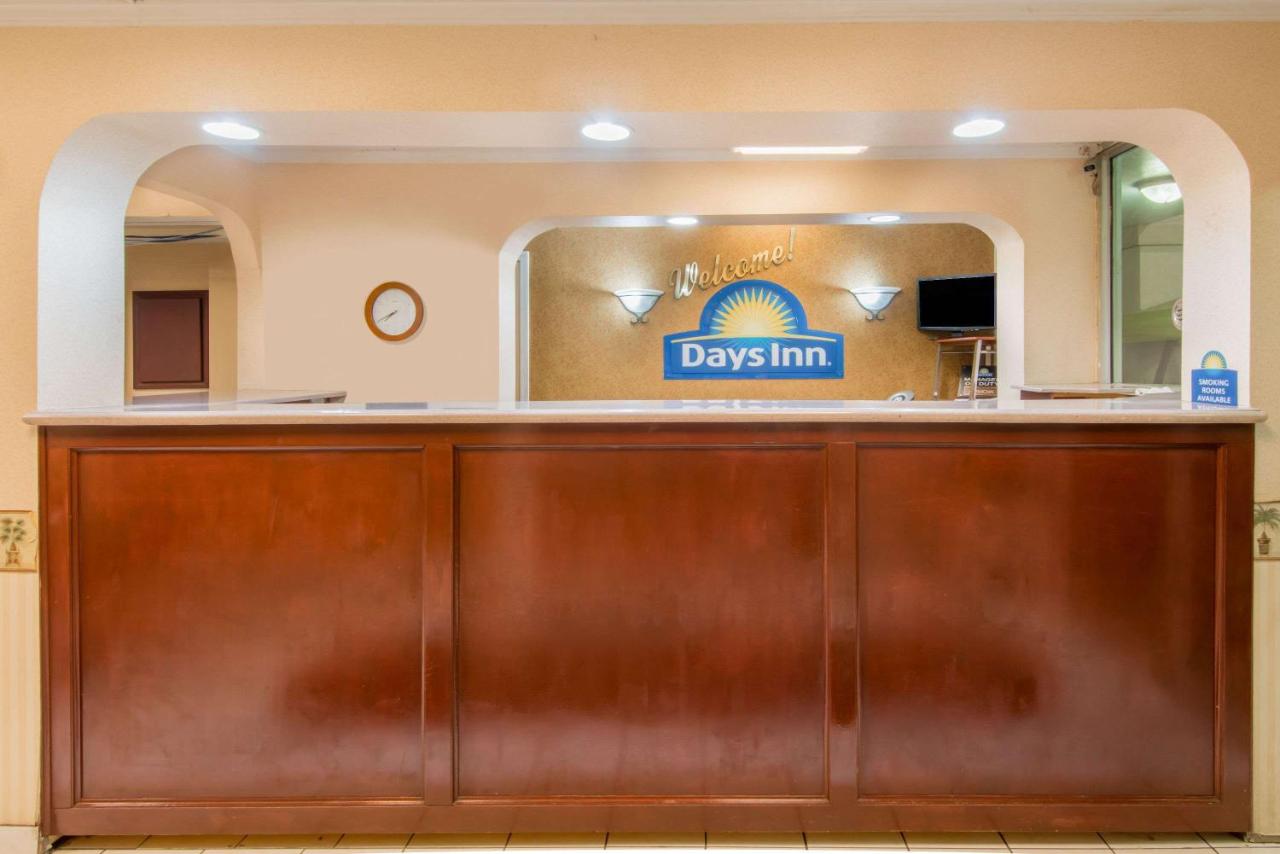 | Days Inn by Wyndham Shorter