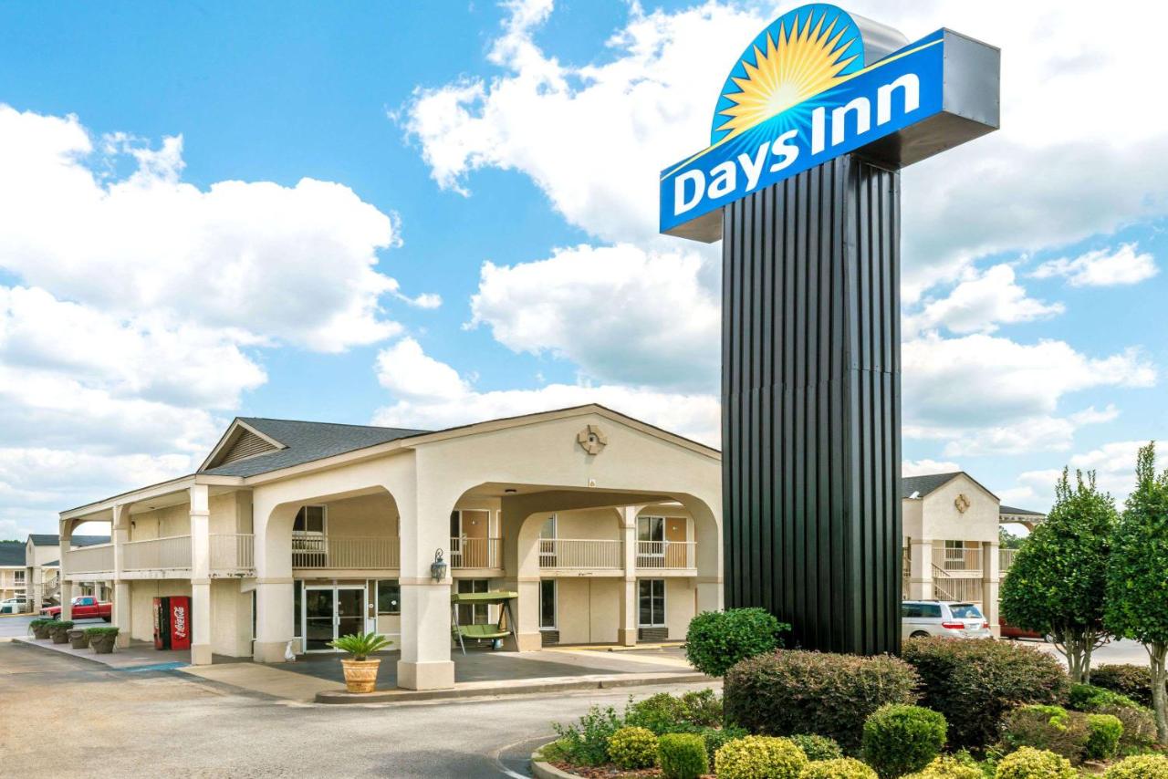 | Days Inn by Wyndham Shorter