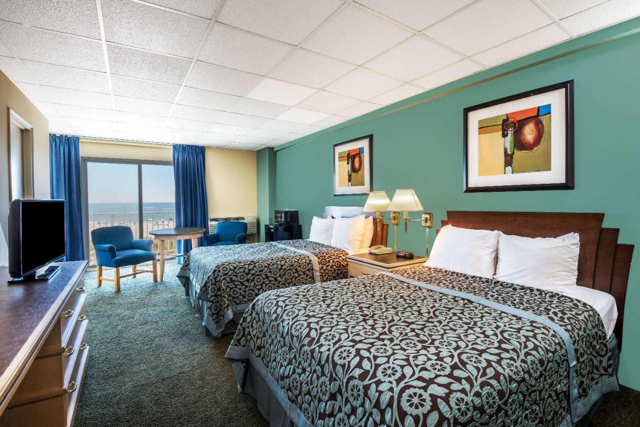 Deluxe Double Room - Oceanfront at Days Inn by Wyndham Atlantic City Oceanfront-Boardwalk