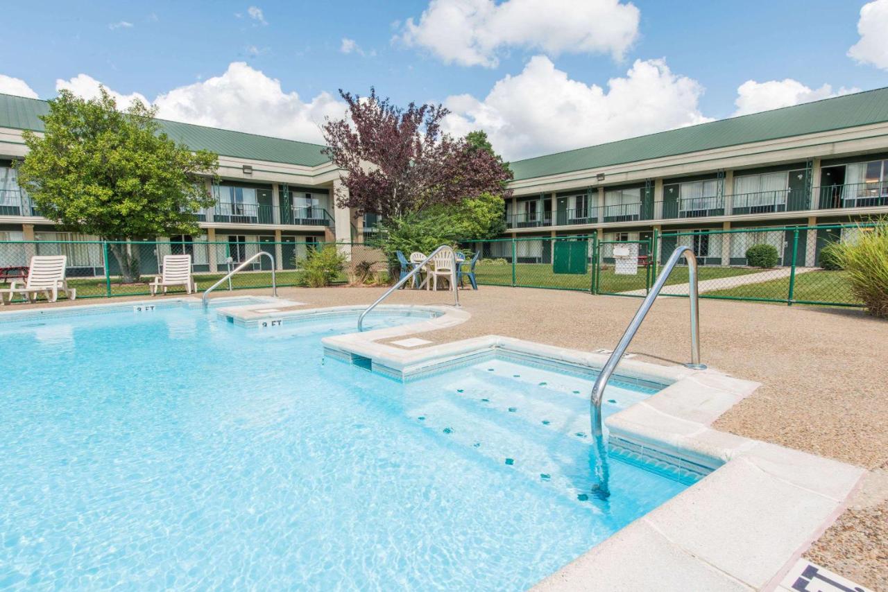  | Days Inn by Wyndham Elizabethtown