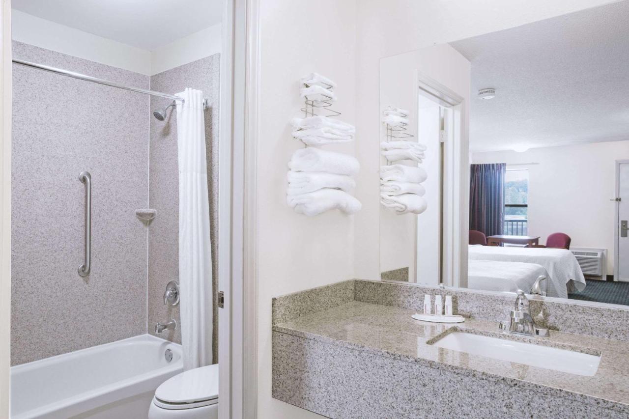 Double Room with Two Double Beds - Smoking at Days Inn by Wyndham Wytheville