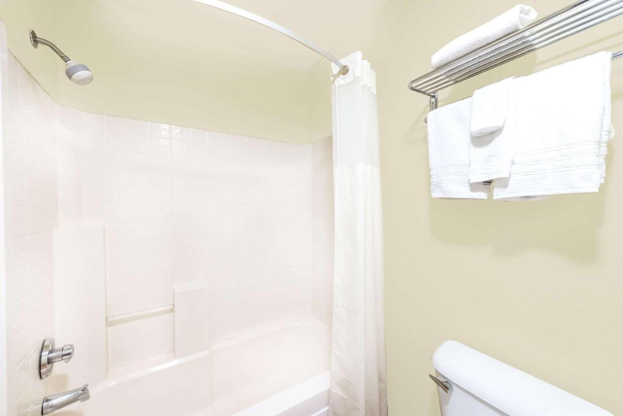 King Room - Non-Smoking at Days Inn & Suites by Wyndham Lordsburg