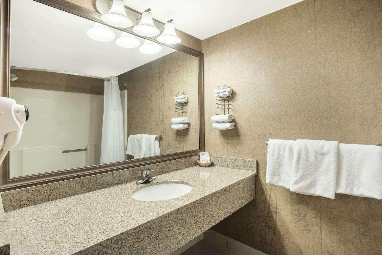 | Days Inn by Wyndham Westminster