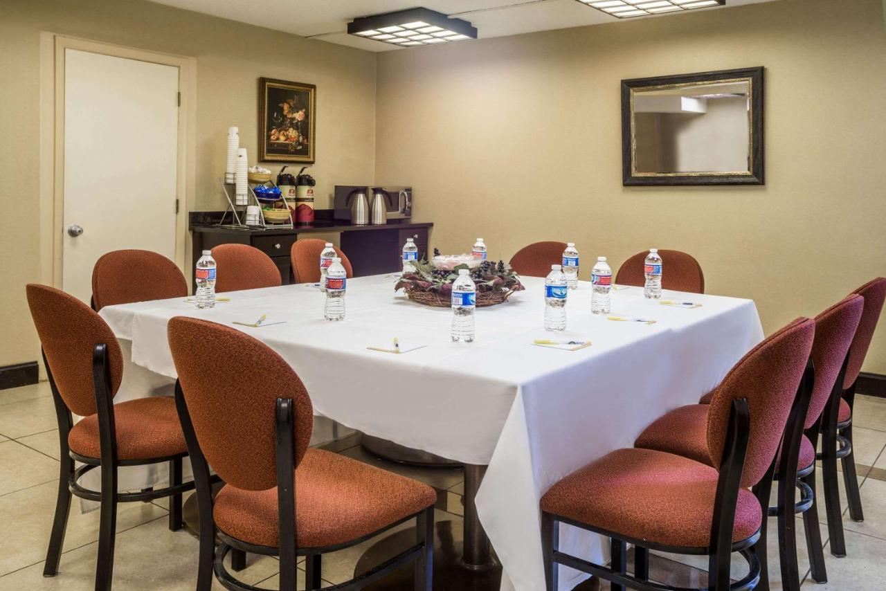 | Days Inn by Wyndham Westminster