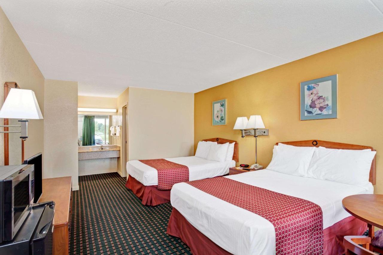 Double Room with Two Double Beds - Smoking at Days Inn by Wyndham Clarksville TN