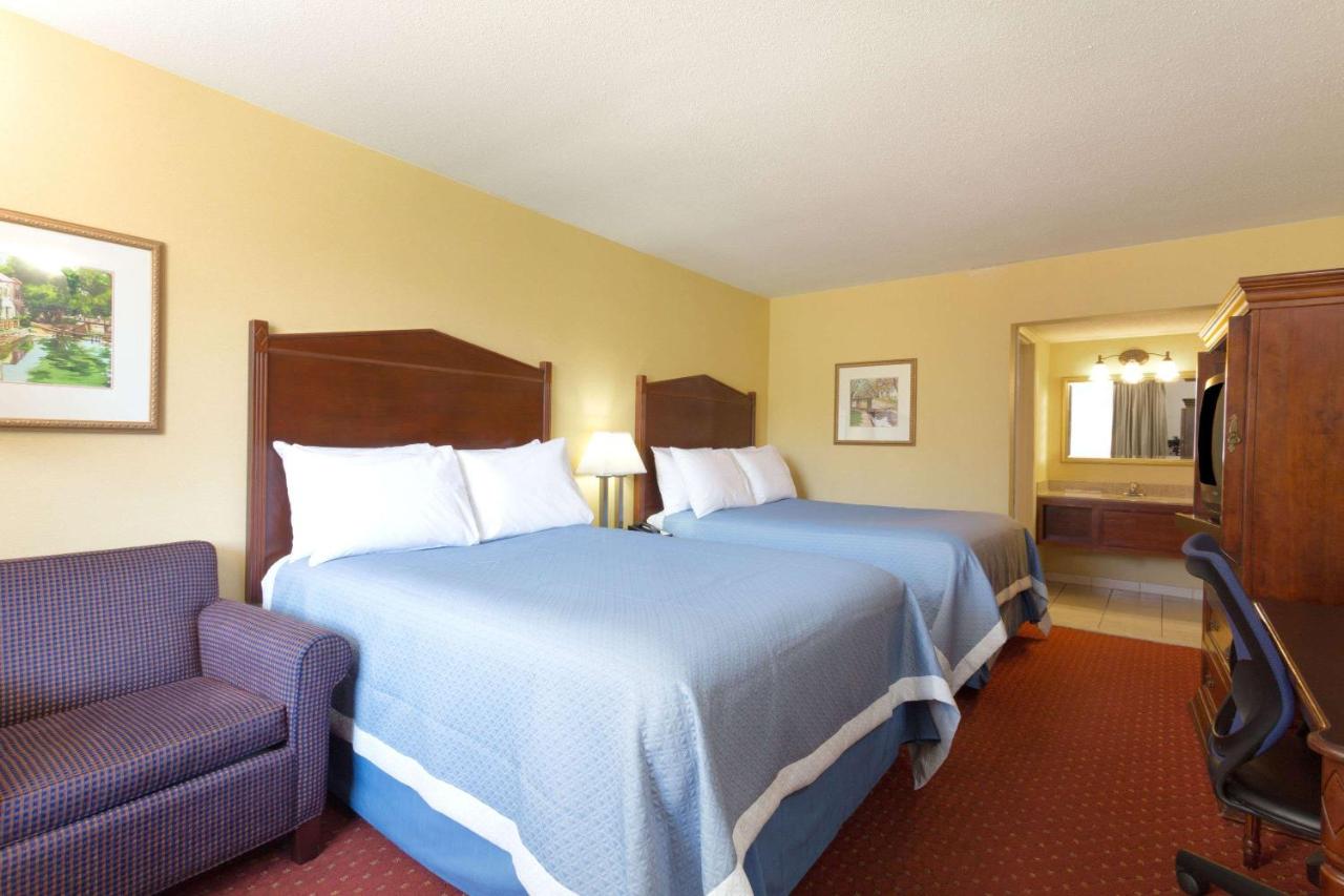 | Days Inn by Wyndham Washington DC/Gateway