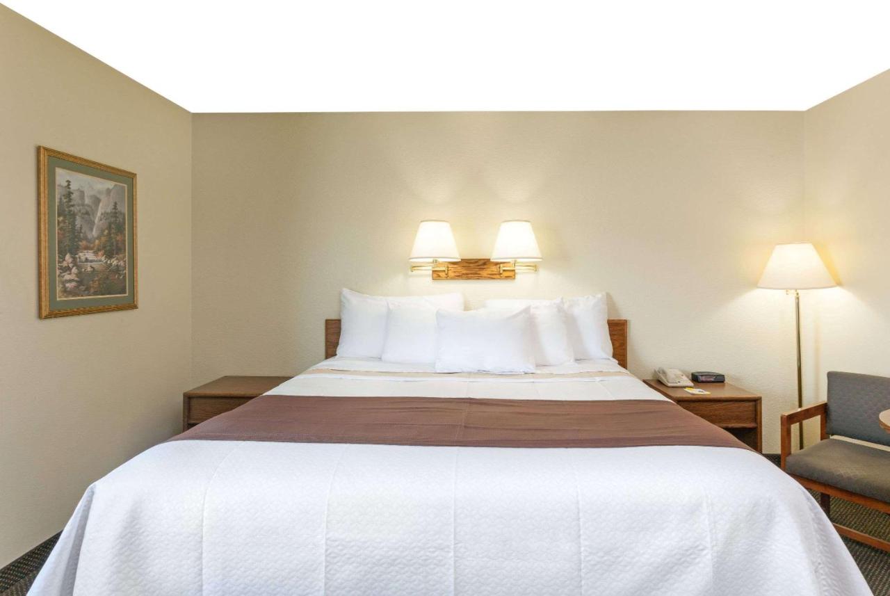 | Days Inn by Wyndham Missoula Airport