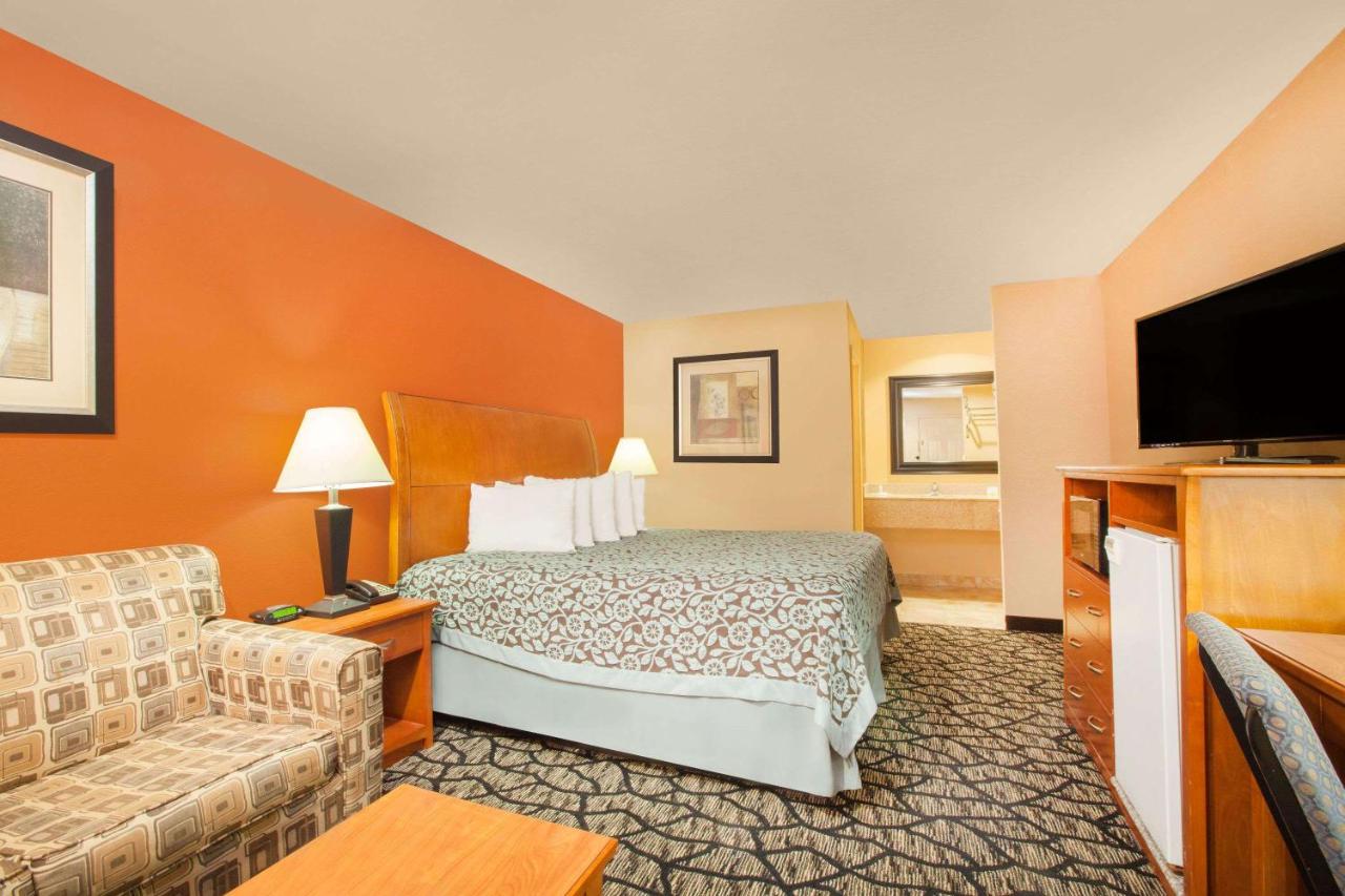 | Days Inn by Wyndham Centerville