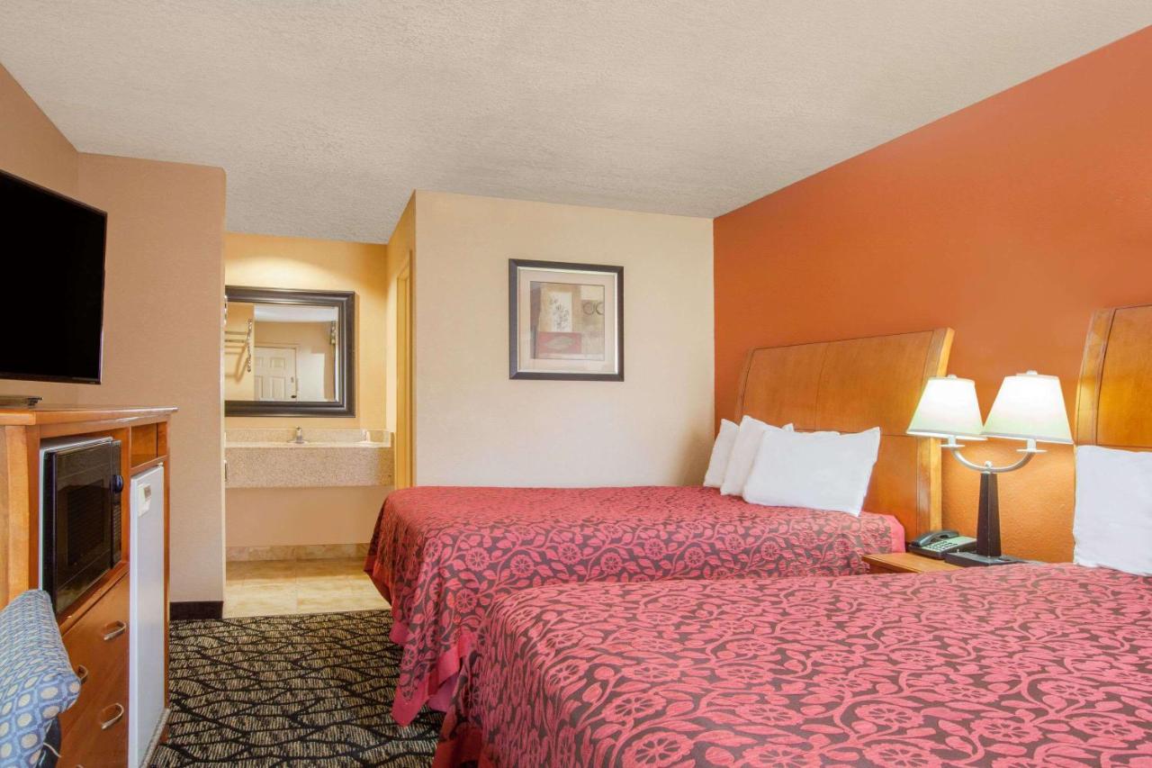 | Days Inn by Wyndham Centerville