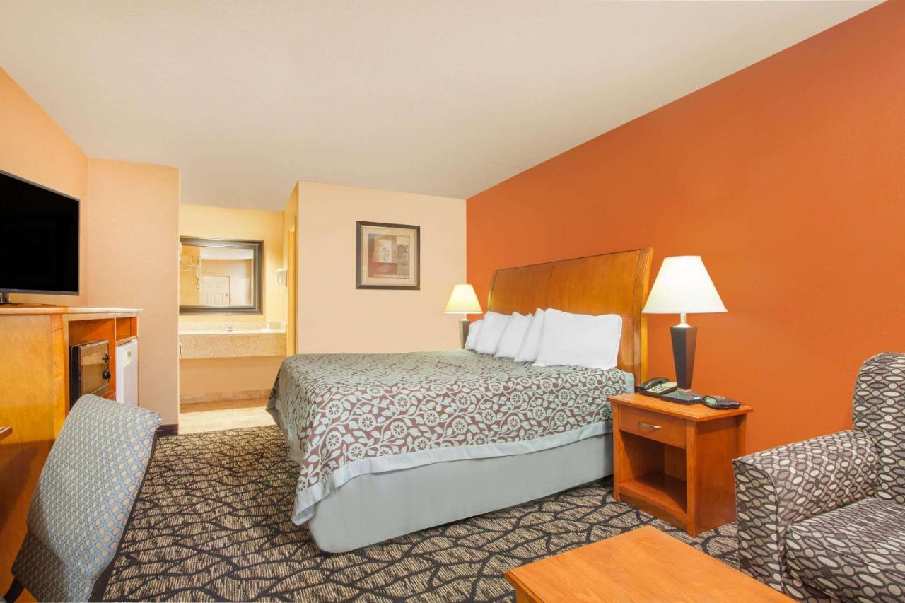 | Days Inn by Wyndham Centerville