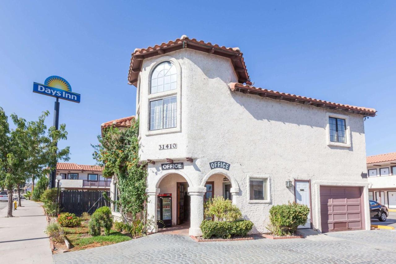 | Days Inn by Wyndham Castaic Six Flags Magic Mountain