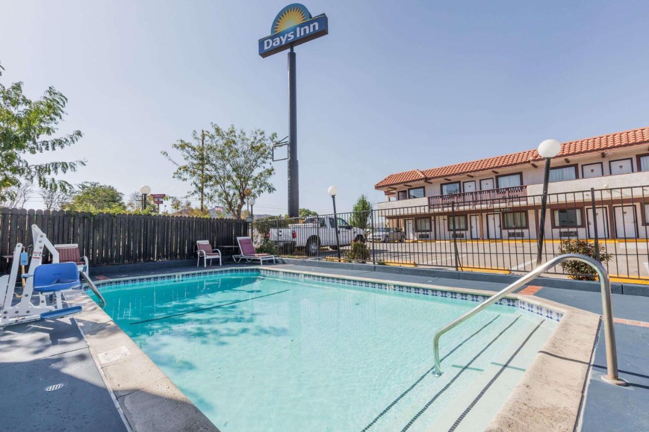 | Days Inn by Wyndham Castaic Six Flags Magic Mountain